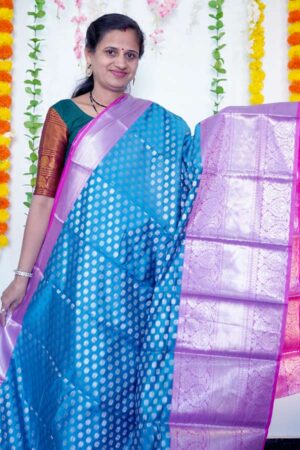 Soft Banarasi Silk Saree With Kanchi Boaders With Contrast Blouse Cs12