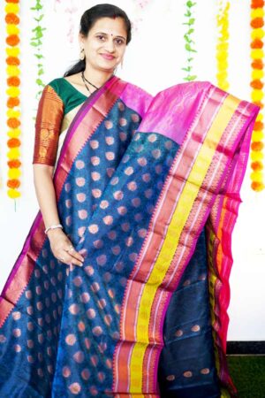 Soft Banarasi Silk Saree With Kanchi Boaders With Contrast Blouse Cs13