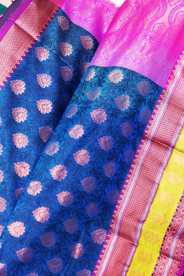 Soft Banarasi Silk Saree With Kanchi Boaders With Contrast Blouse Cs132